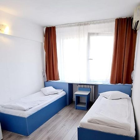 Hotel Victoria Iasi Buitenkant foto