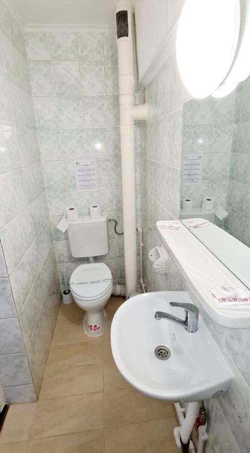 Hotel Victoria Iasi Buitenkant foto