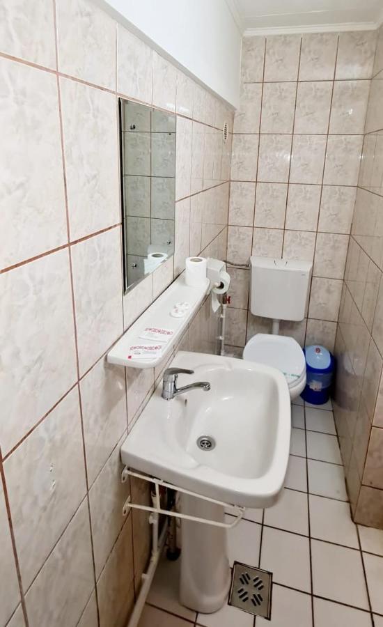 Hotel Victoria Iasi Buitenkant foto