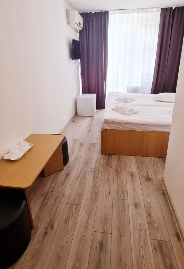 Hotel Victoria Iasi Buitenkant foto