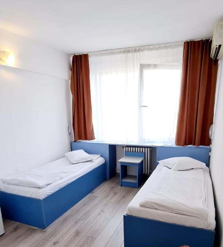 Hotel Victoria Iasi Buitenkant foto