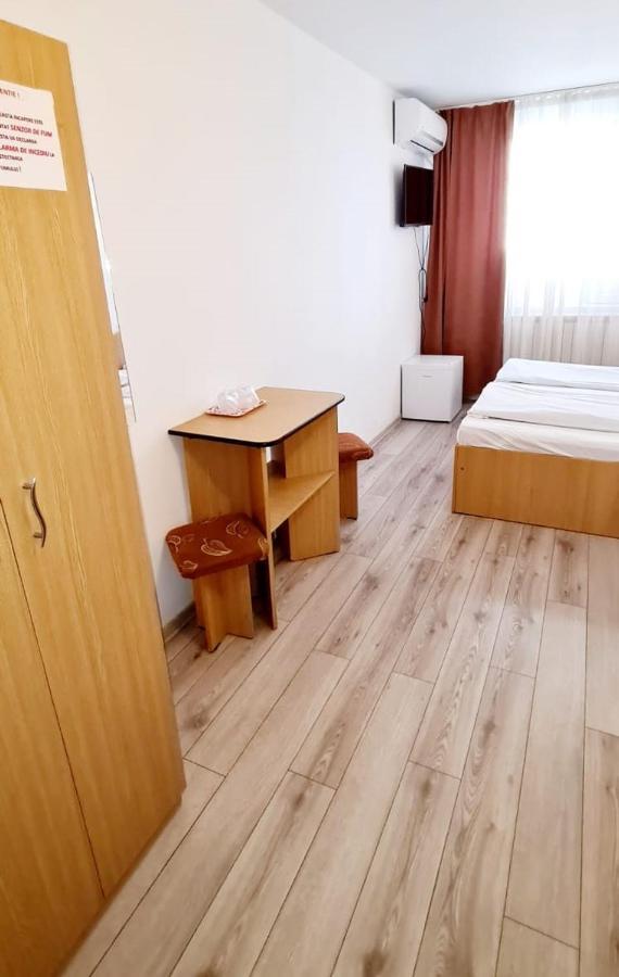 Hotel Victoria Iasi Buitenkant foto