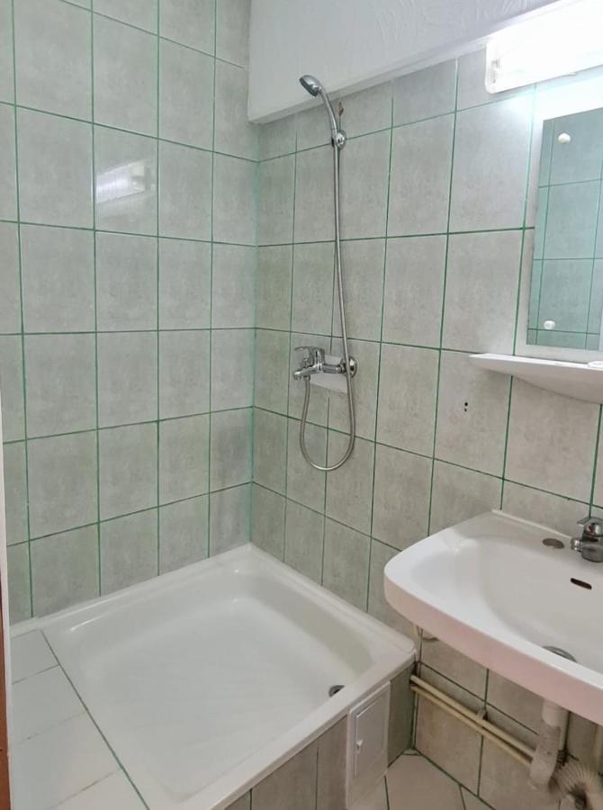 Hotel Victoria Iasi Buitenkant foto