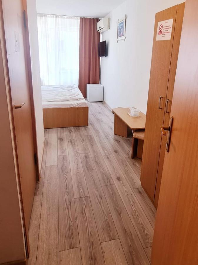 Hotel Victoria Iasi Buitenkant foto